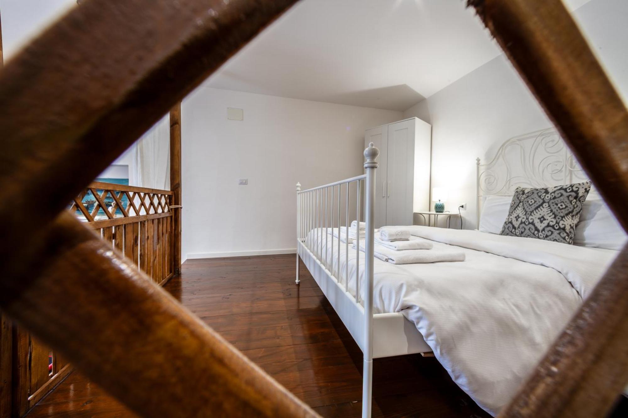 Mh Suites Rooms Apartments Баколі Екстер'єр фото