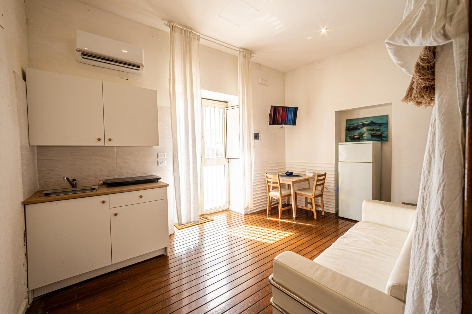 Mh Suites Rooms Apartments Баколі Екстер'єр фото