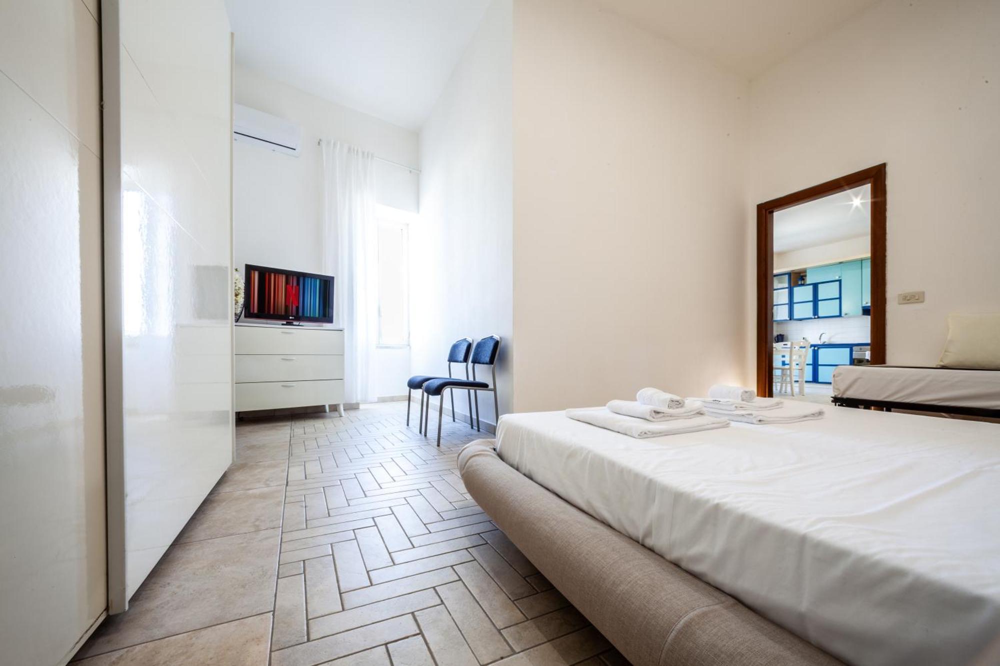 Mh Suites Rooms Apartments Баколі Екстер'єр фото