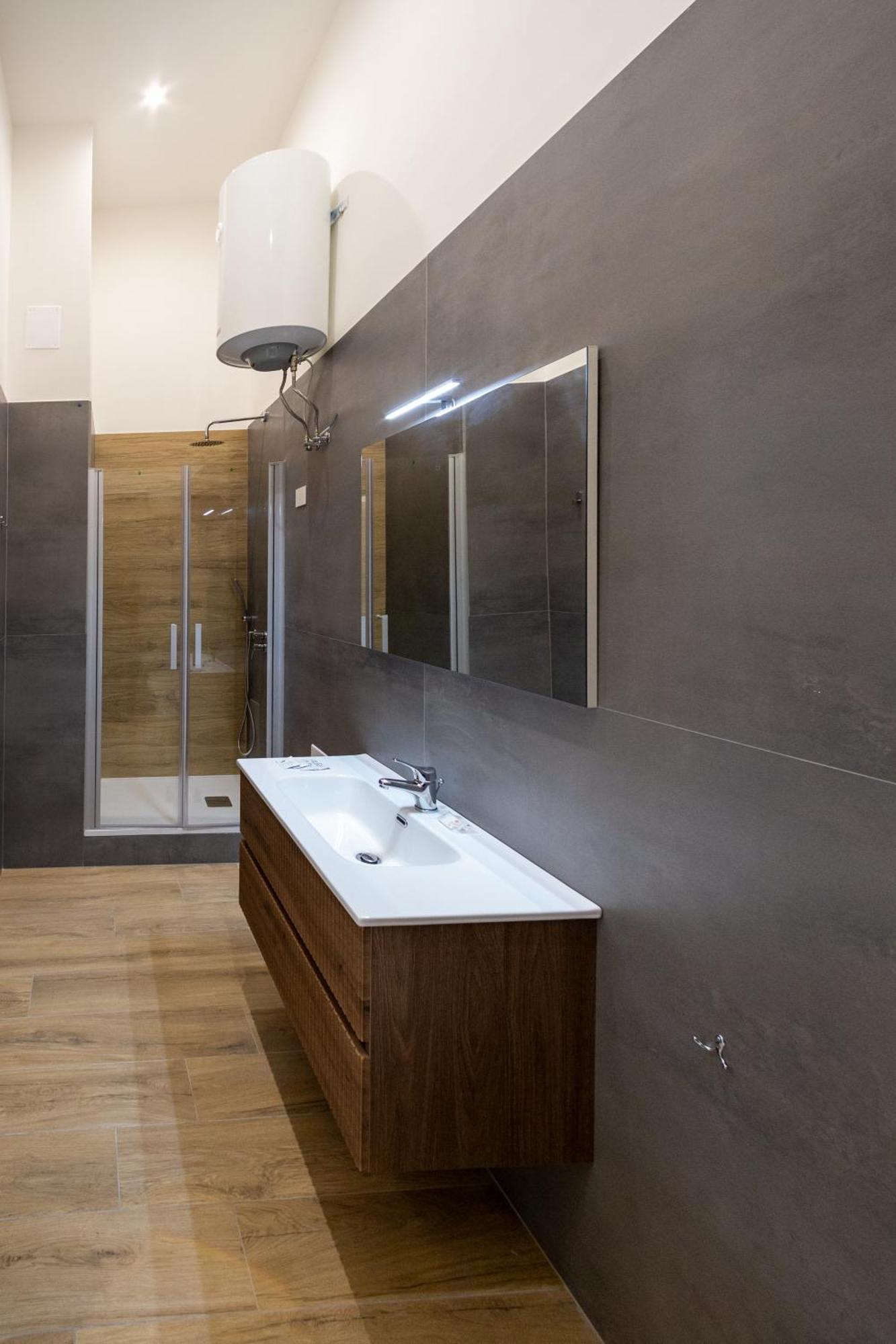 Mh Suites Rooms Apartments Баколі Екстер'єр фото