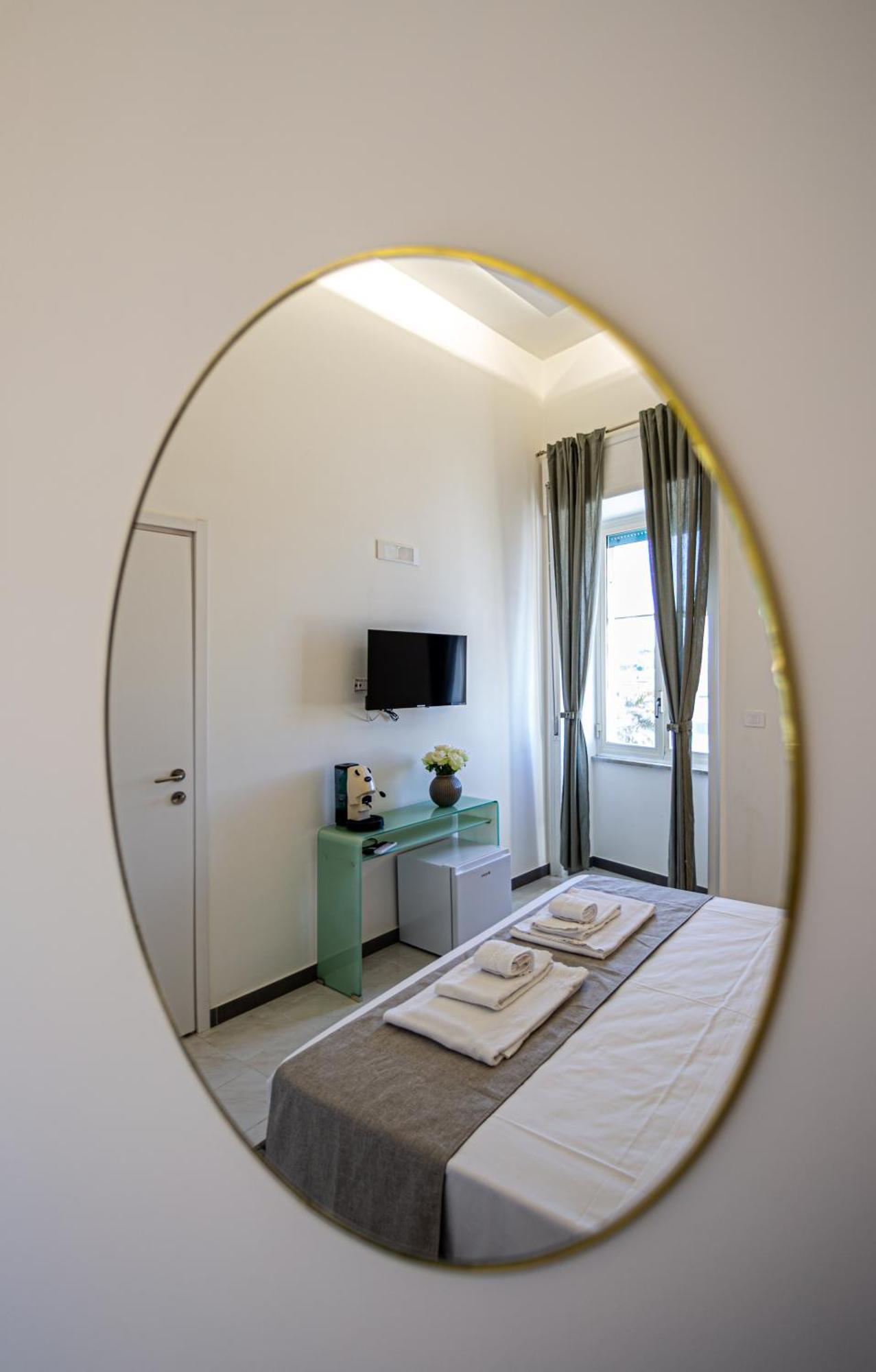 Mh Suites Rooms Apartments Баколі Екстер'єр фото